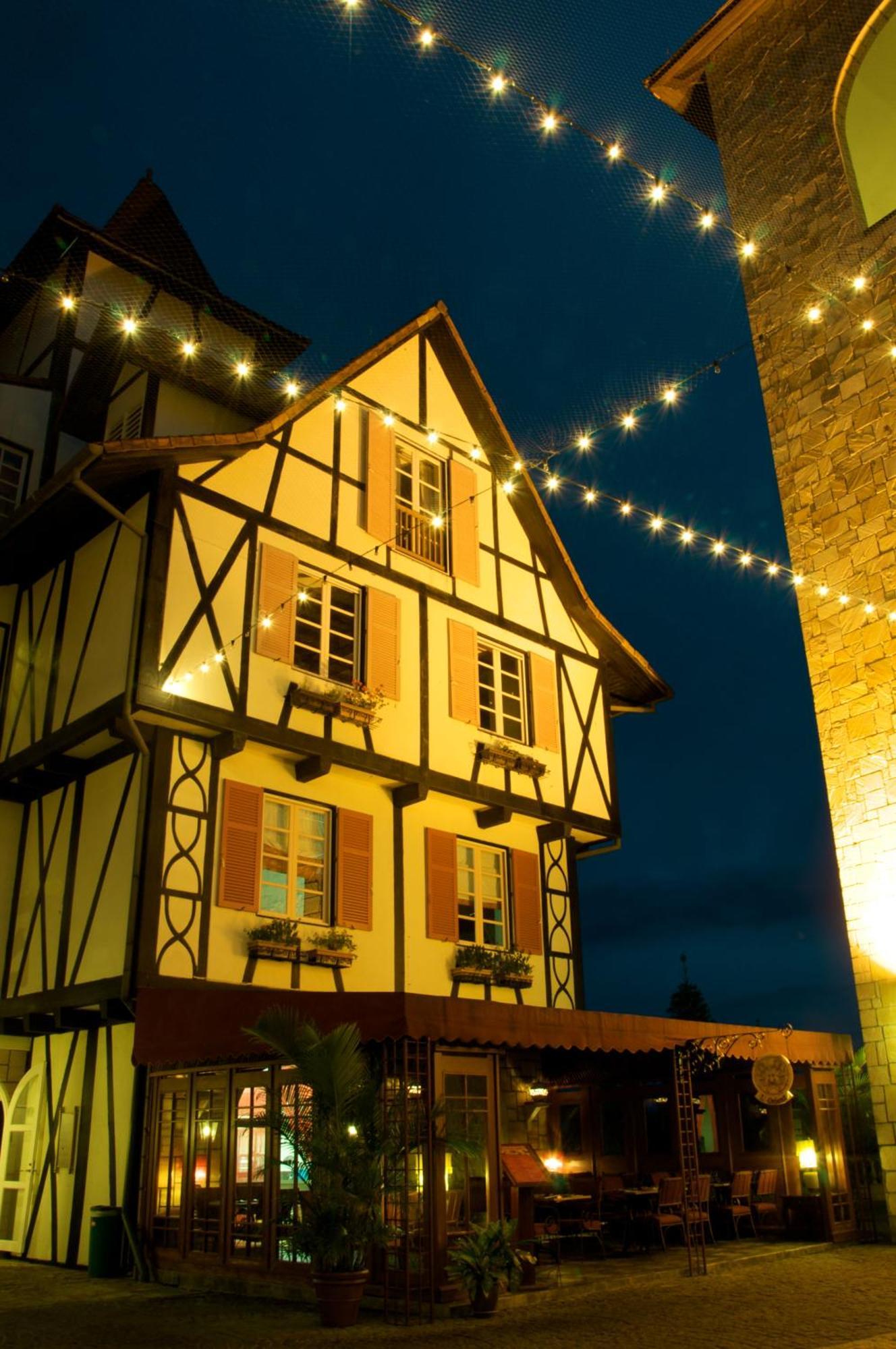 Colmar Tropicale Hotel Bukit Tinggi Exterior photo