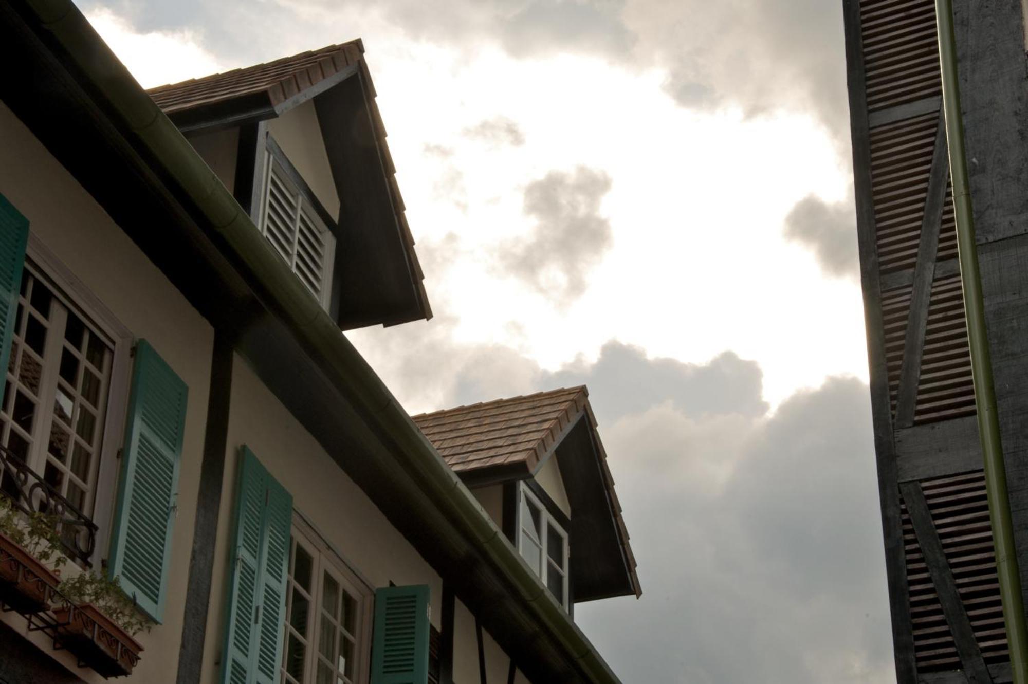 Colmar Tropicale Hotel Bukit Tinggi Exterior photo